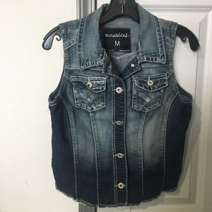 Sleeveless Jean jacket